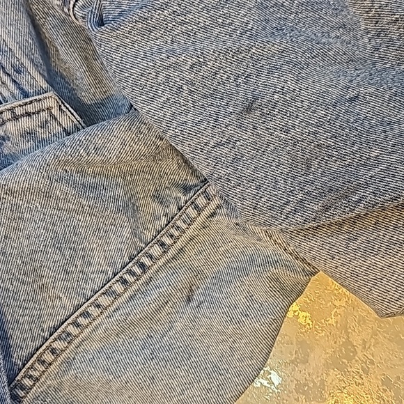 Vintage 90s Levi's Jean Jacket - Picture 7 of 16